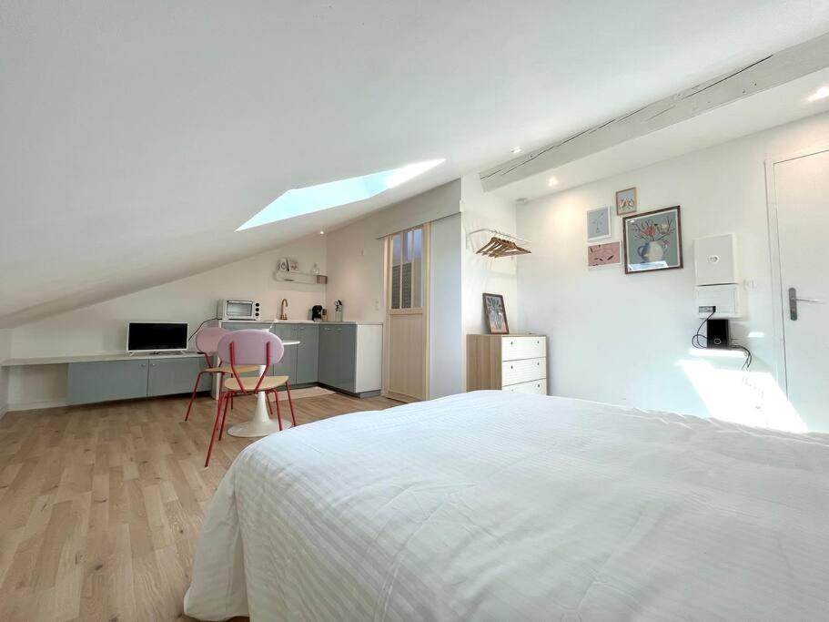Studio Jade : Charmant Logement Place Clemenceau Apartment По Екстериор снимка