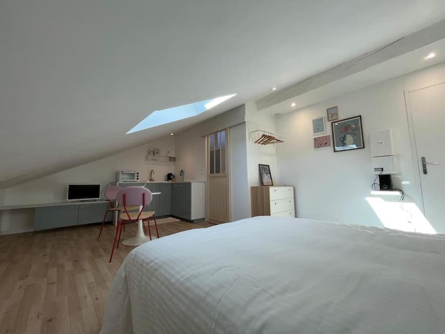 Studio Jade : Charmant Logement Place Clemenceau Apartment По Екстериор снимка